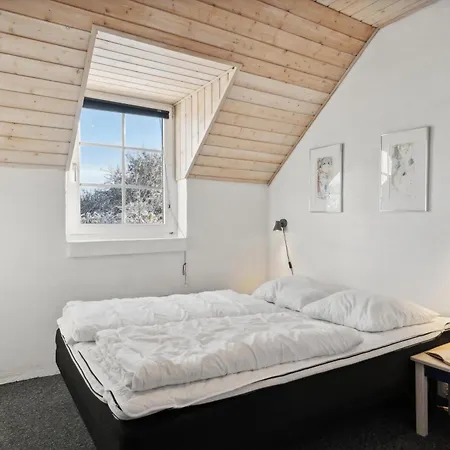 1090 Semesterbostad *